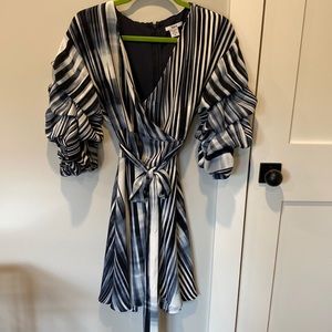 SOLD Bar III BALLOON SLEEVE dress